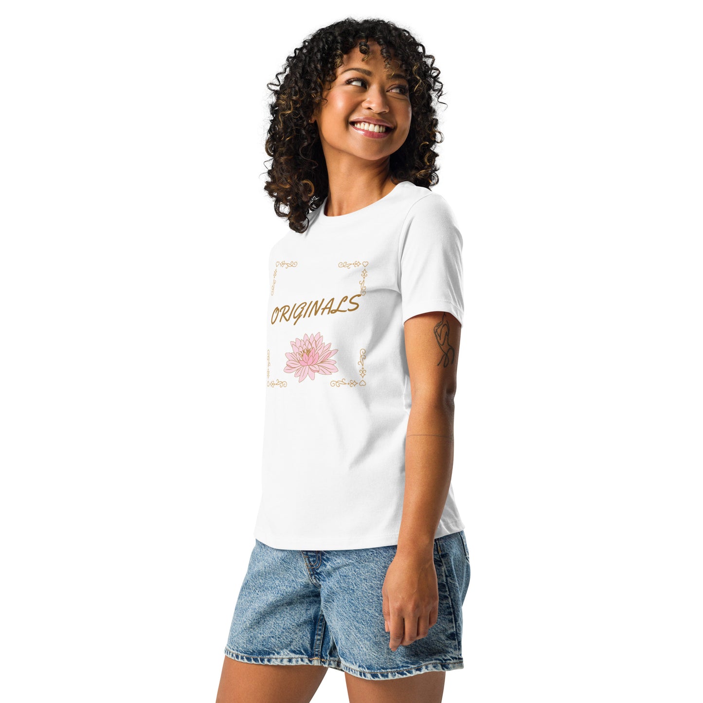 Personalisiertes Damen-T-Shirt mit floraler Eleganz